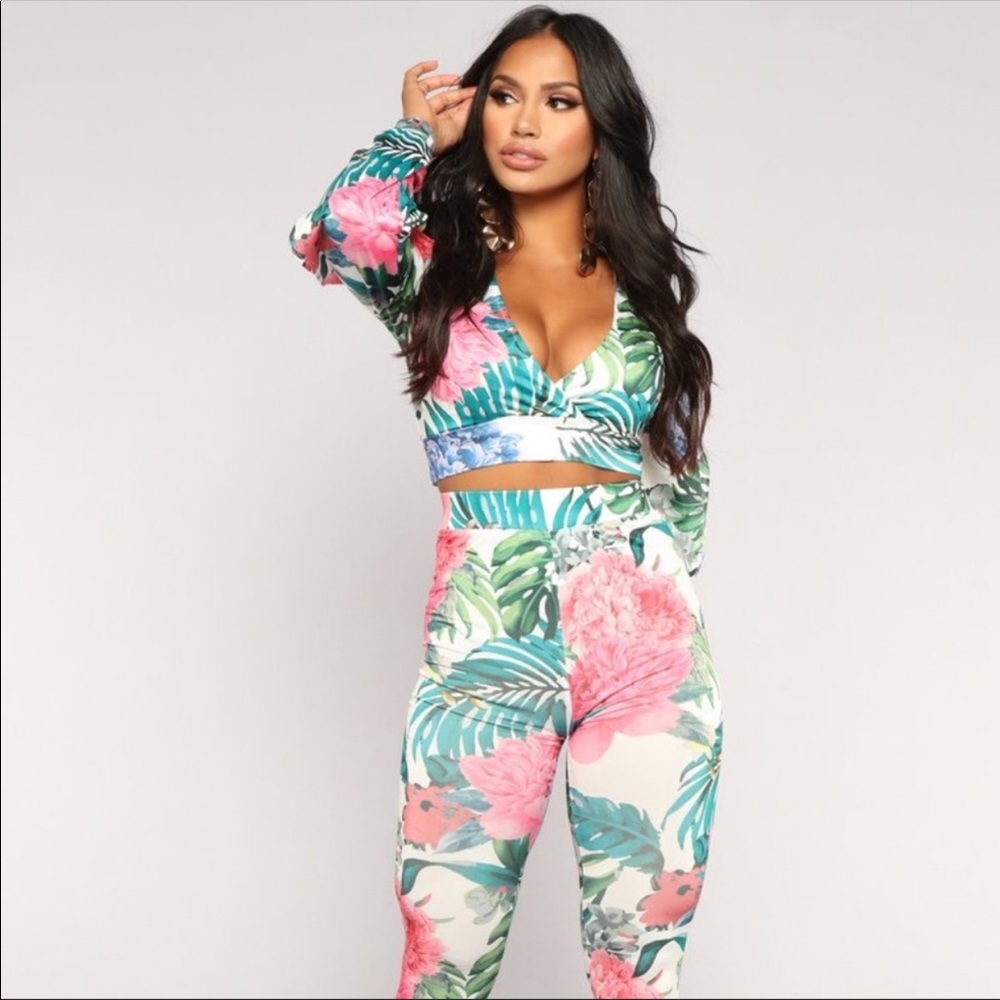 Fashion Nova 2 pieces set